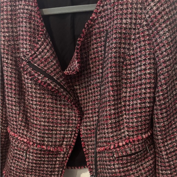 White House Black Market Black and Pink Tweed Blazer in 4P. Great condition! - Picture 4 of 16